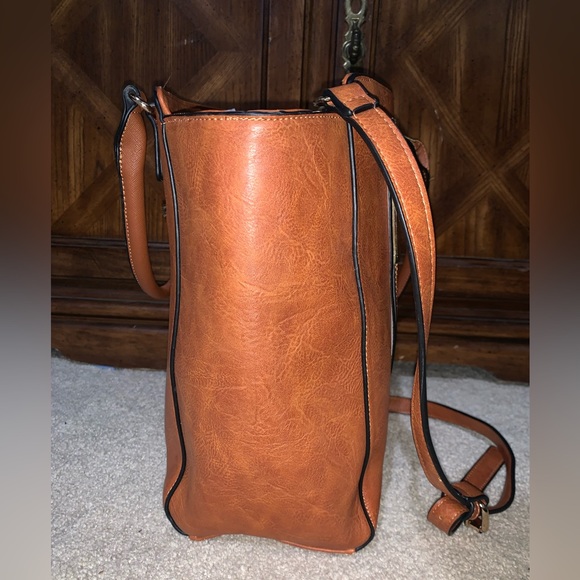 Tan Purse - Picture 4 of 6